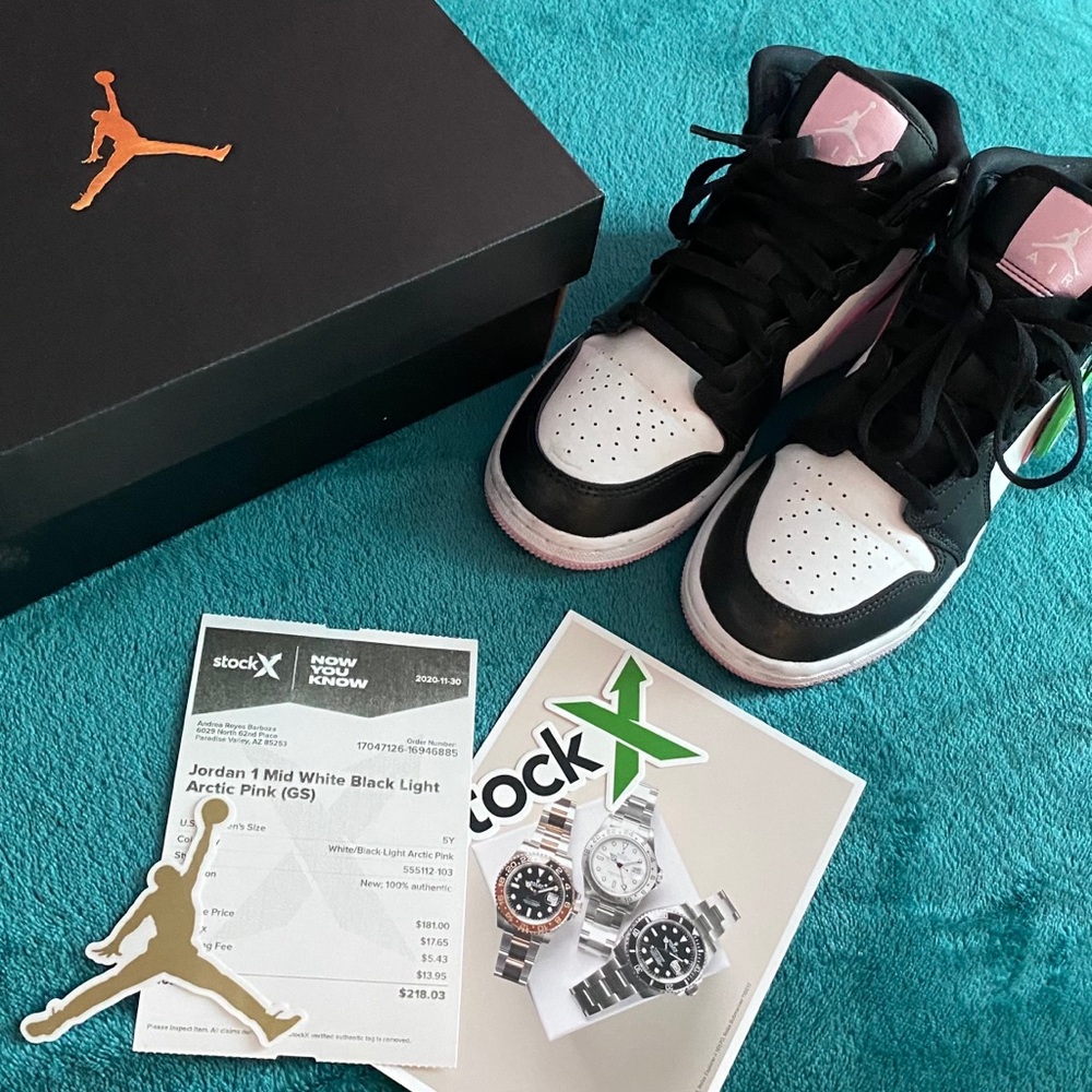 Jordan 1 retro Black